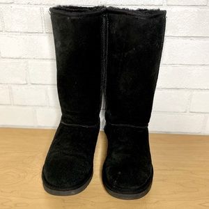 Tall black warm boots. Unbranded. Well made and lots of wear left! Sz. 8